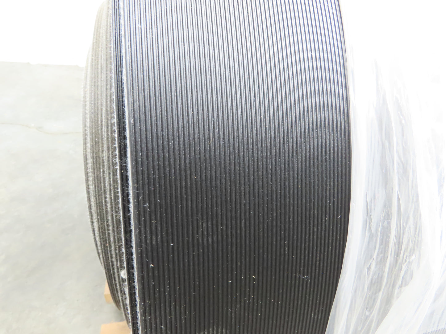 Hytrol 30"W x 325' Grooved Rubber Conveyor Belt 2-Ply Black