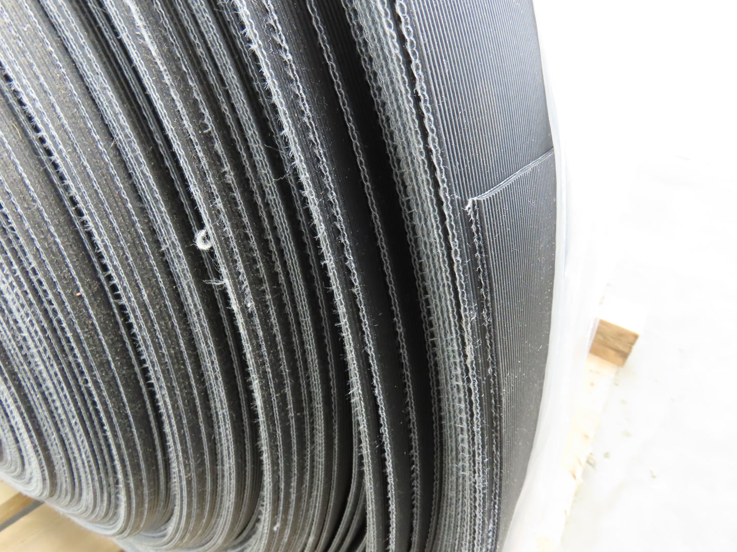 Hytrol 30"W x 325' Grooved Rubber Conveyor Belt 2-Ply Black