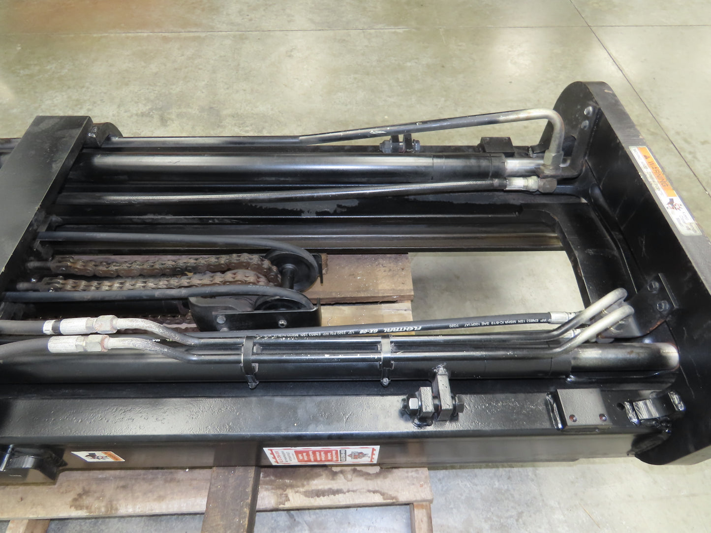 Yale ERC080HDN36SE092EE Forklift Mast 3 Stage 3 Lever 172" Lift 7250lb Class 2