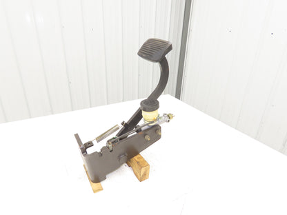 Caterpillar EC25KE Electric Forklift Brake Pedal Master Cylinder Assembly