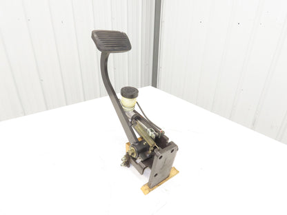 Caterpillar EC25KE Electric Forklift Brake Pedal Master Cylinder Assembly