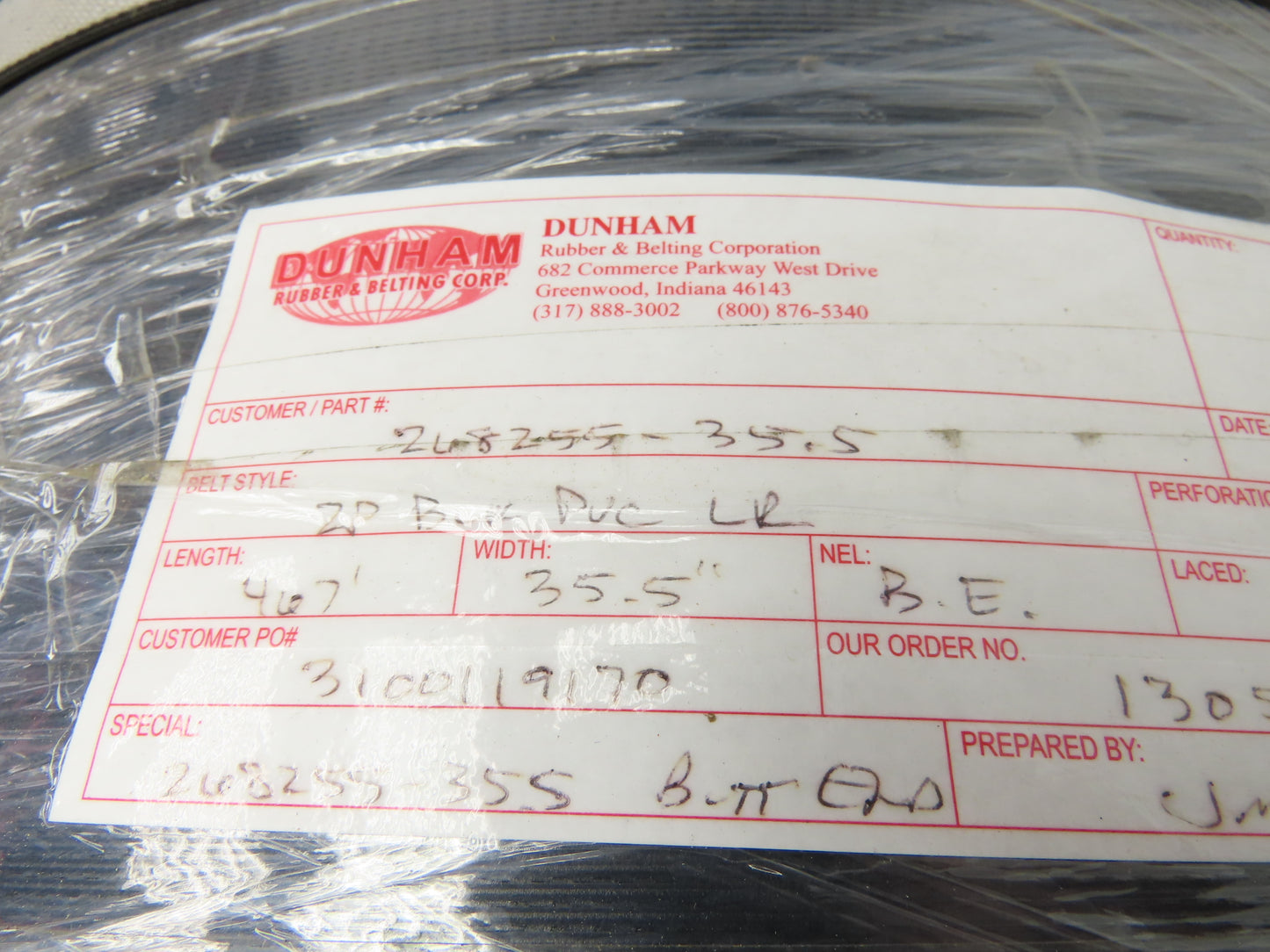 Hytrol 35.5"W x 467' Grooved Rubber Conveyor Belt 2-Ply Black 37"BW