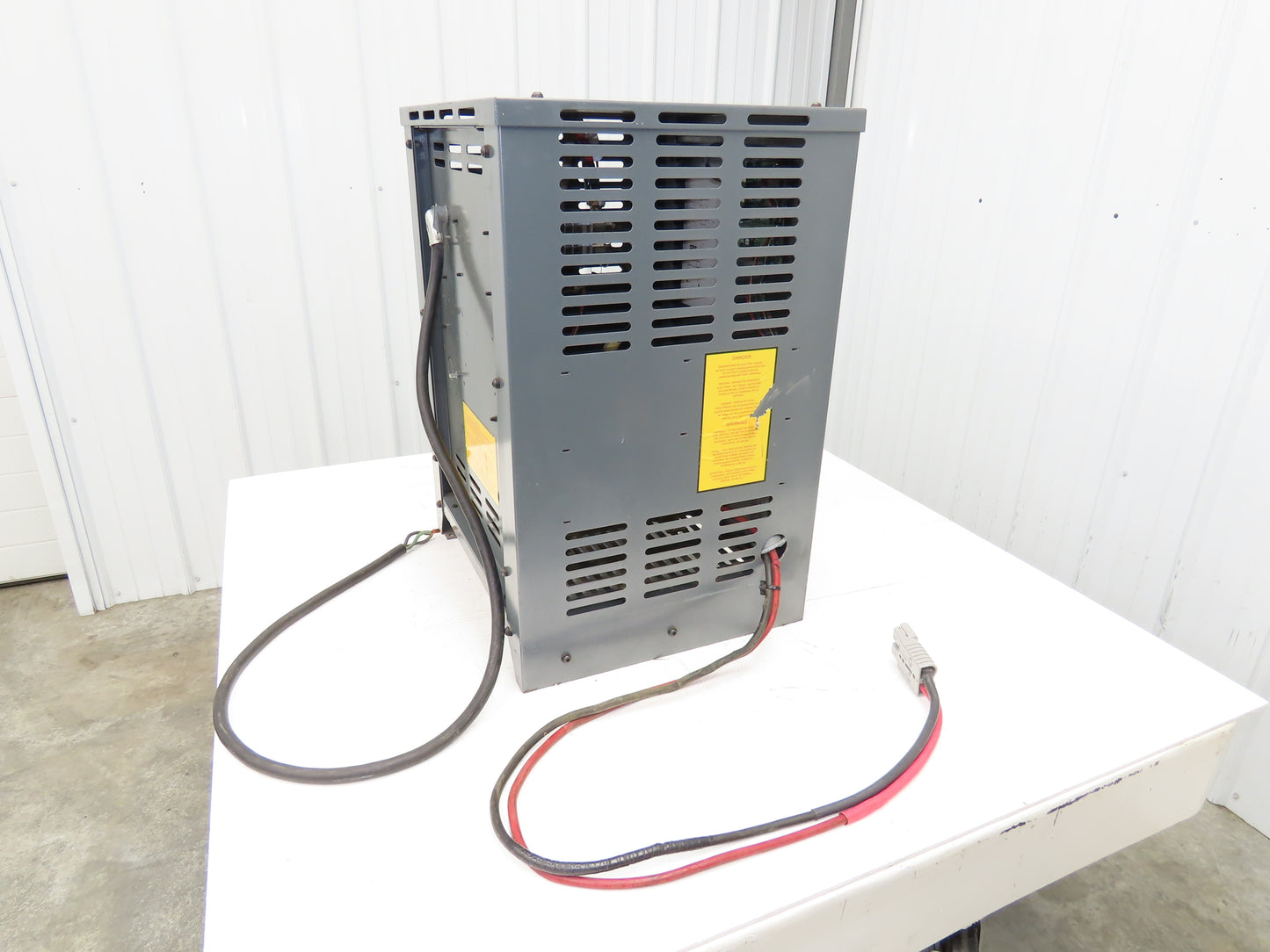 GNB SCR20012260S1L SCR200 Forklift Battery Charger 24V 260Ah 120/208/240V 1Ph