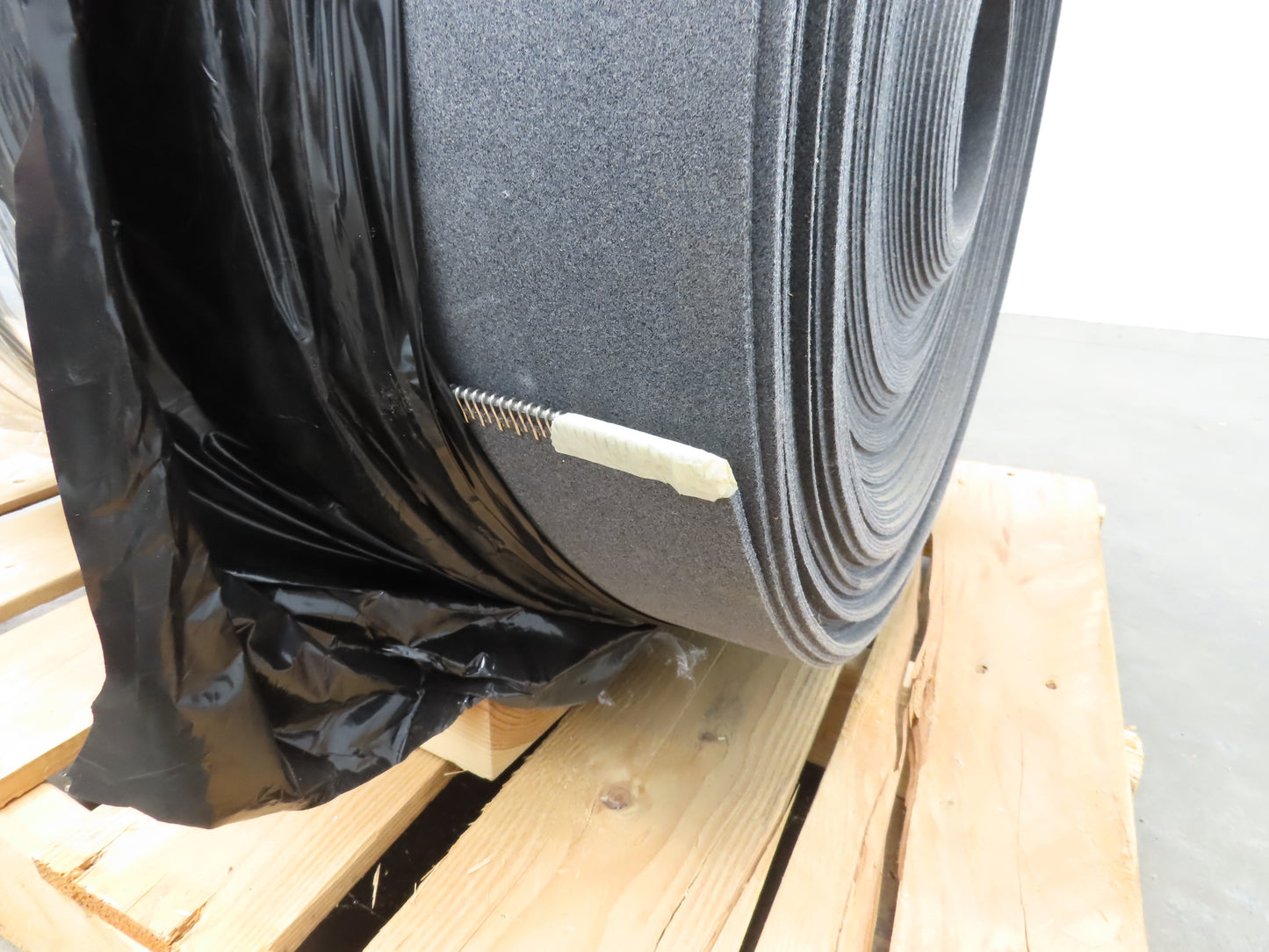 Hytrol Habasit UMS140HMBBS-B Ultimate 140 Conveyor Belt Fleece Laced 30"W x 127'