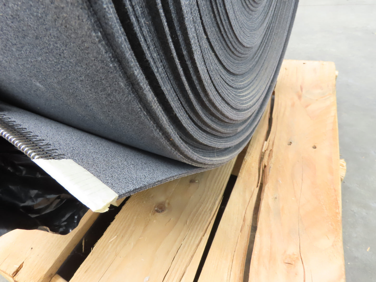 Hytrol Habasit UMS140HMBBS-B Ultimate 140 Conveyor Belt Fleece Laced 30"W x 127'