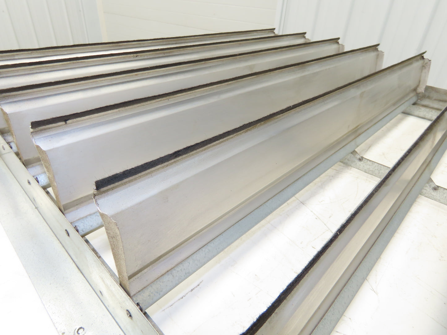 30x30" Aluminum Louvered Fan Shutter Felt Tip Gravity Louvers