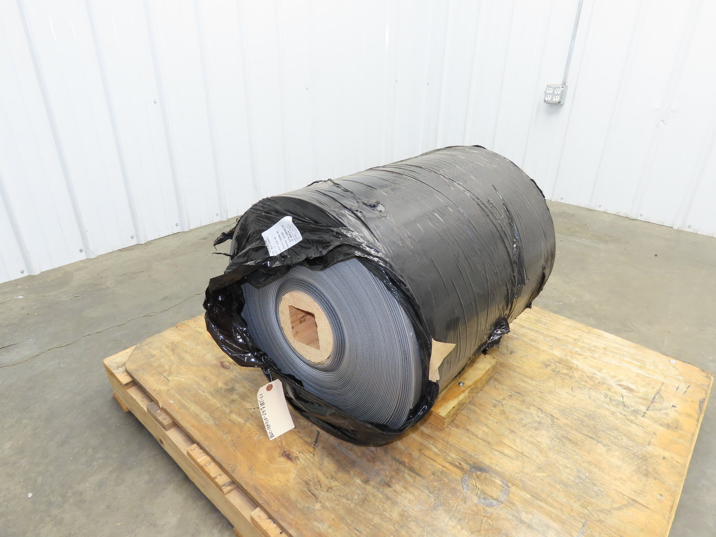 Nitta BLC-18DKF2 24"W x 187' Accumulation Conveyor Belt Black PVC