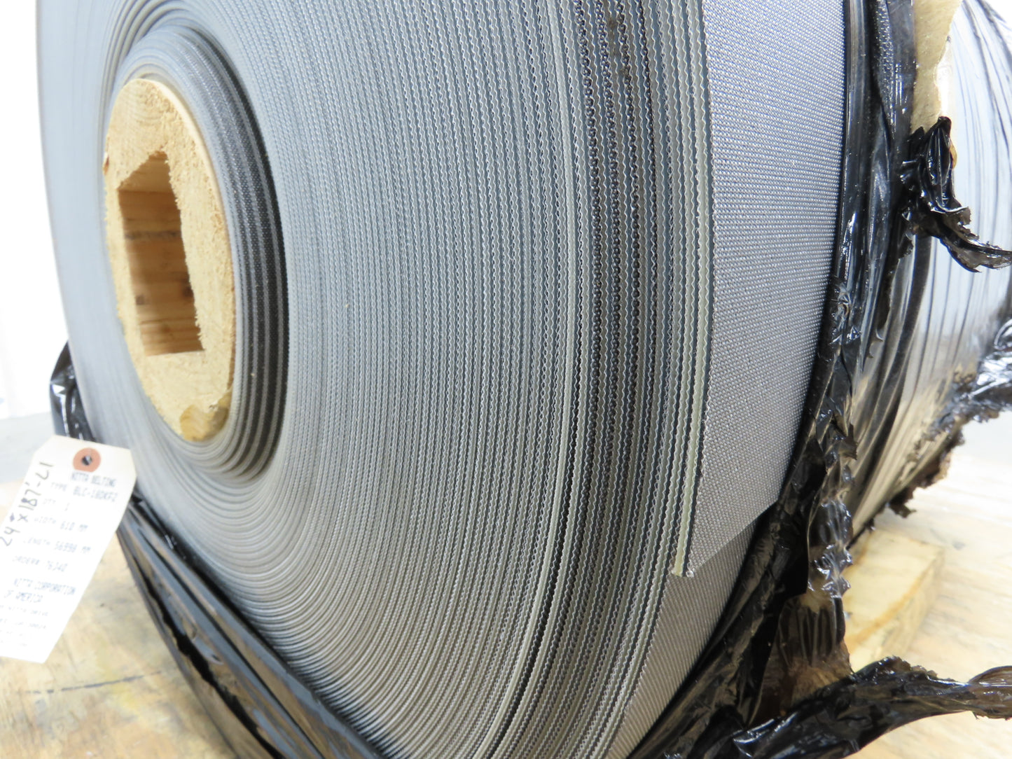 Nitta BLC-18DKF2 24"W x 187' Accumulation Conveyor Belt Black PVC