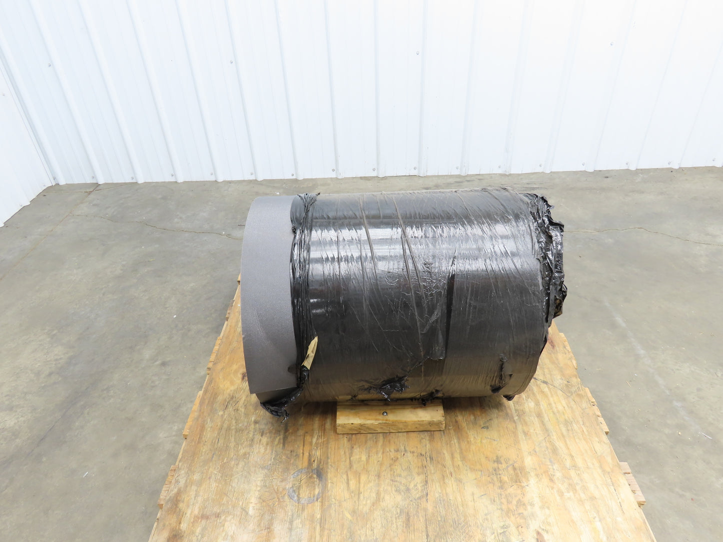 Nitta BLC-18DKF2 24"W x 187' Accumulation Conveyor Belt Black PVC