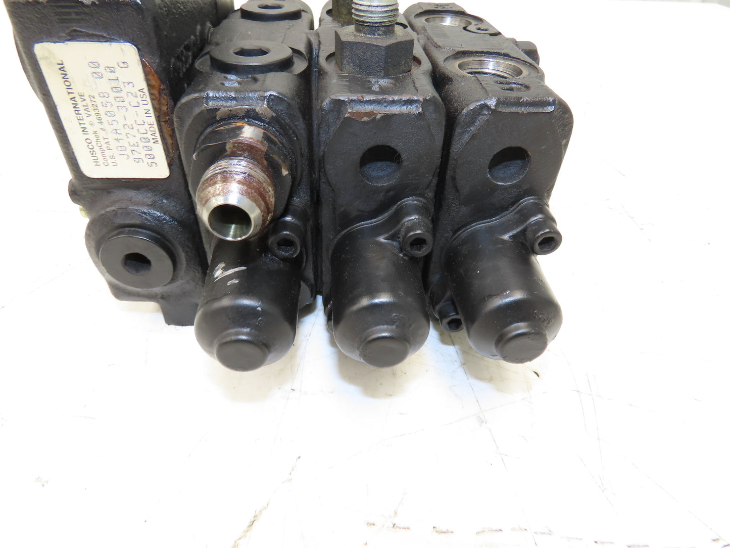 Husco 5000CC-C23 G Hydraulic 3-Spool Forklift Mast Control Valve Off EC25KE