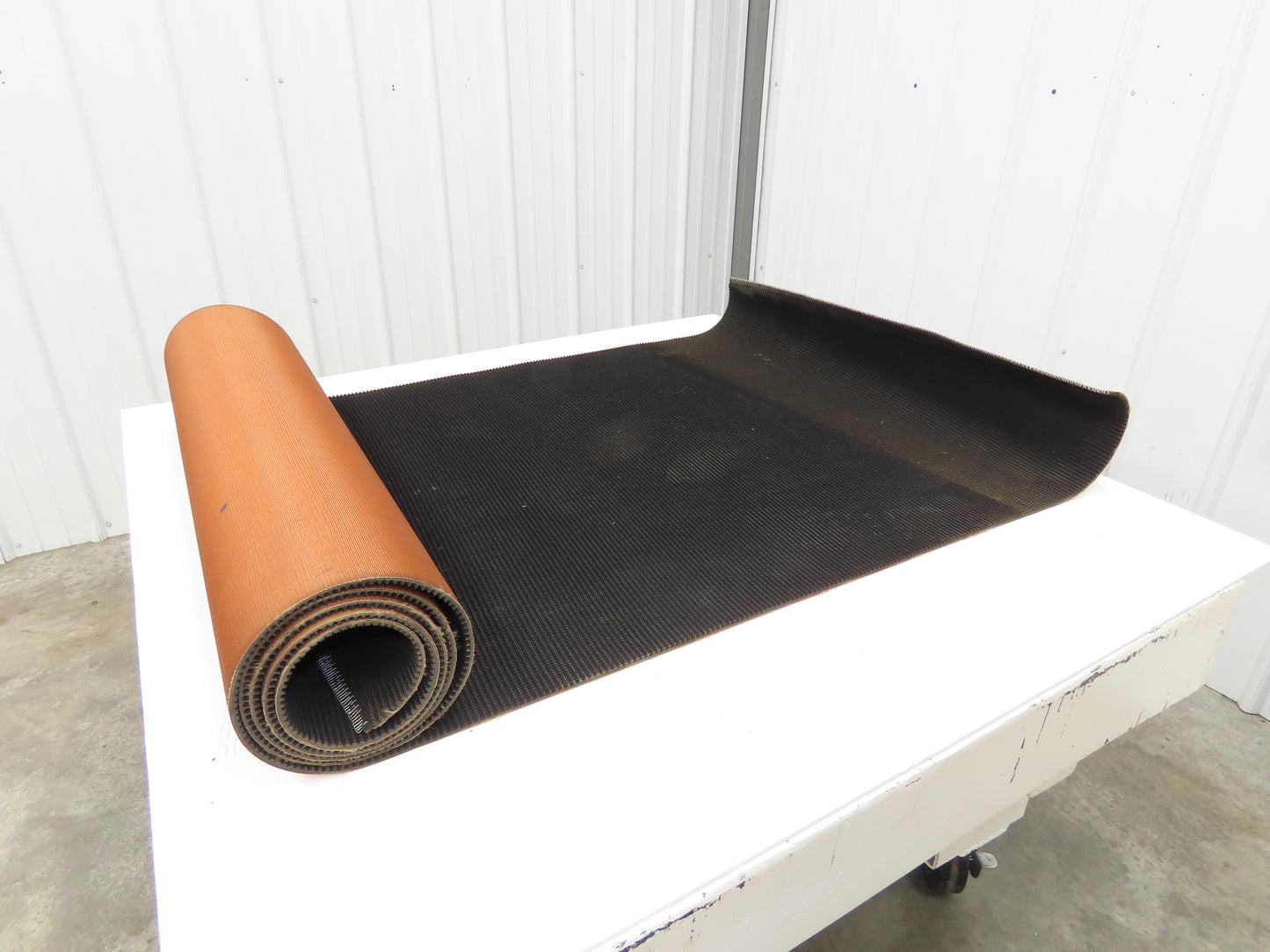34"W x 11' 8" Grip-Top Incline Conveyor Belt Laced 2-Ply Black Rubber PHR2-160