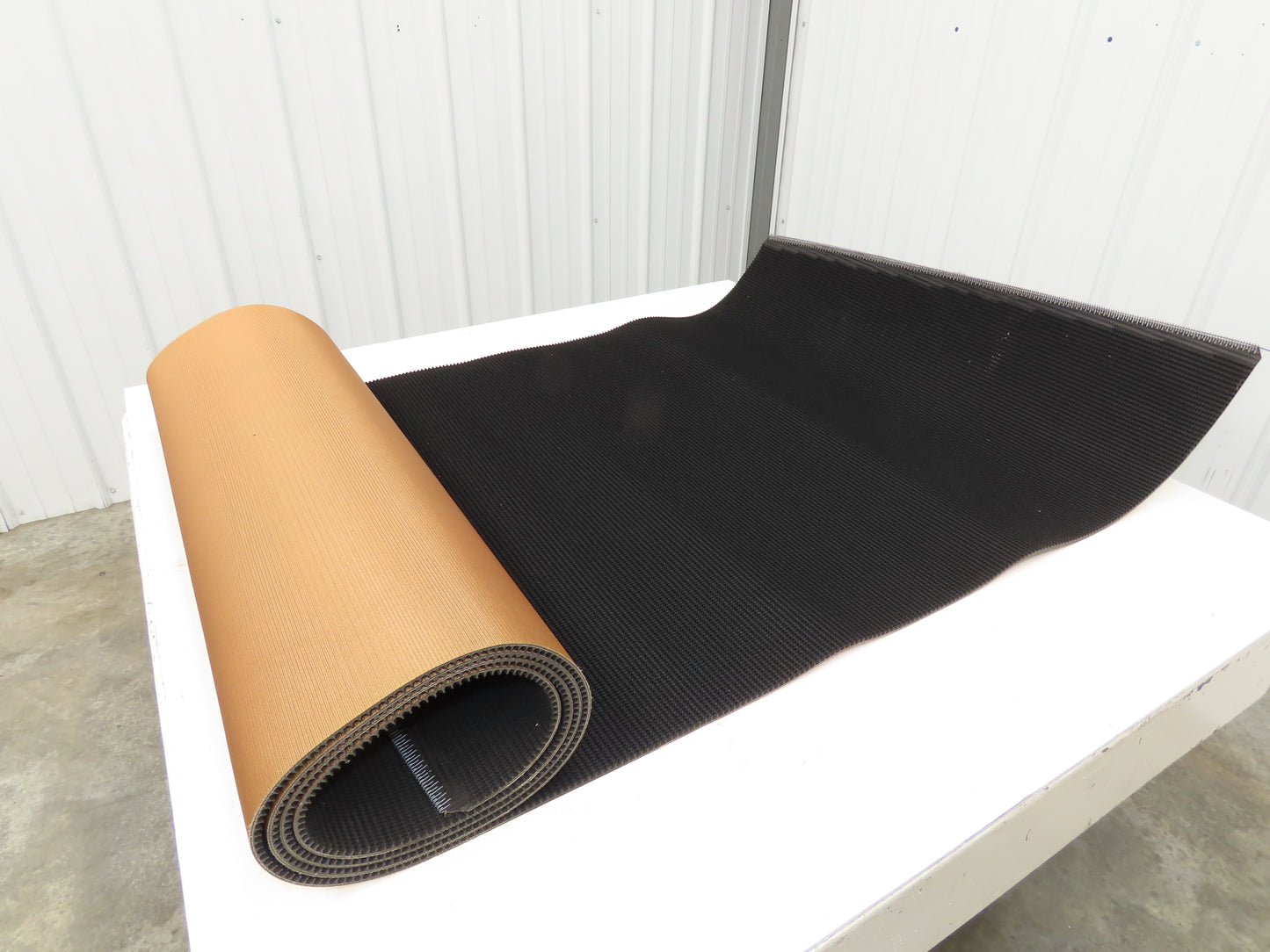 34"W x 11' 8" Grip-Top Incline Conveyor Belt Laced 2-Ply Black Rubber PHR2-160