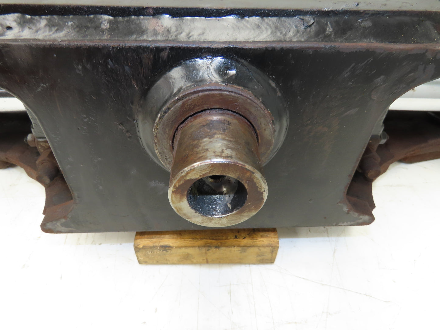 Caterpillar EC25KE Electric Forklift Rear Axle Dual Hydraulic Steering Assembly