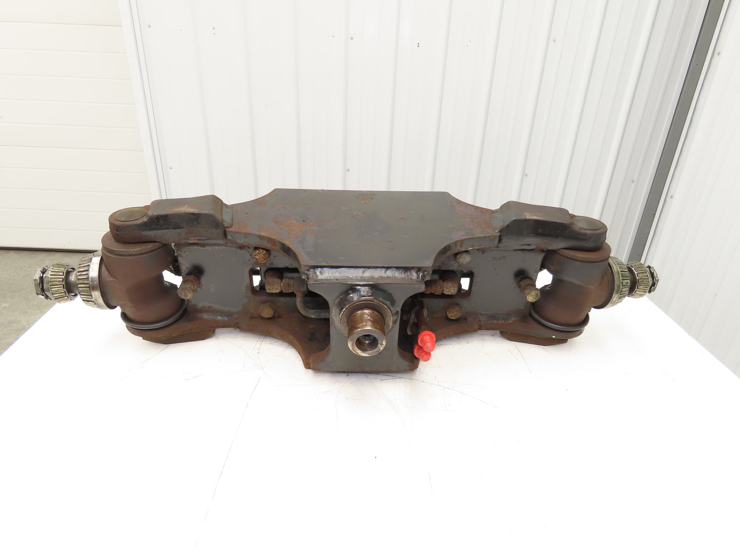 Caterpillar EC25KE Electric Forklift Rear Axle Dual Hydraulic Steering Assembly