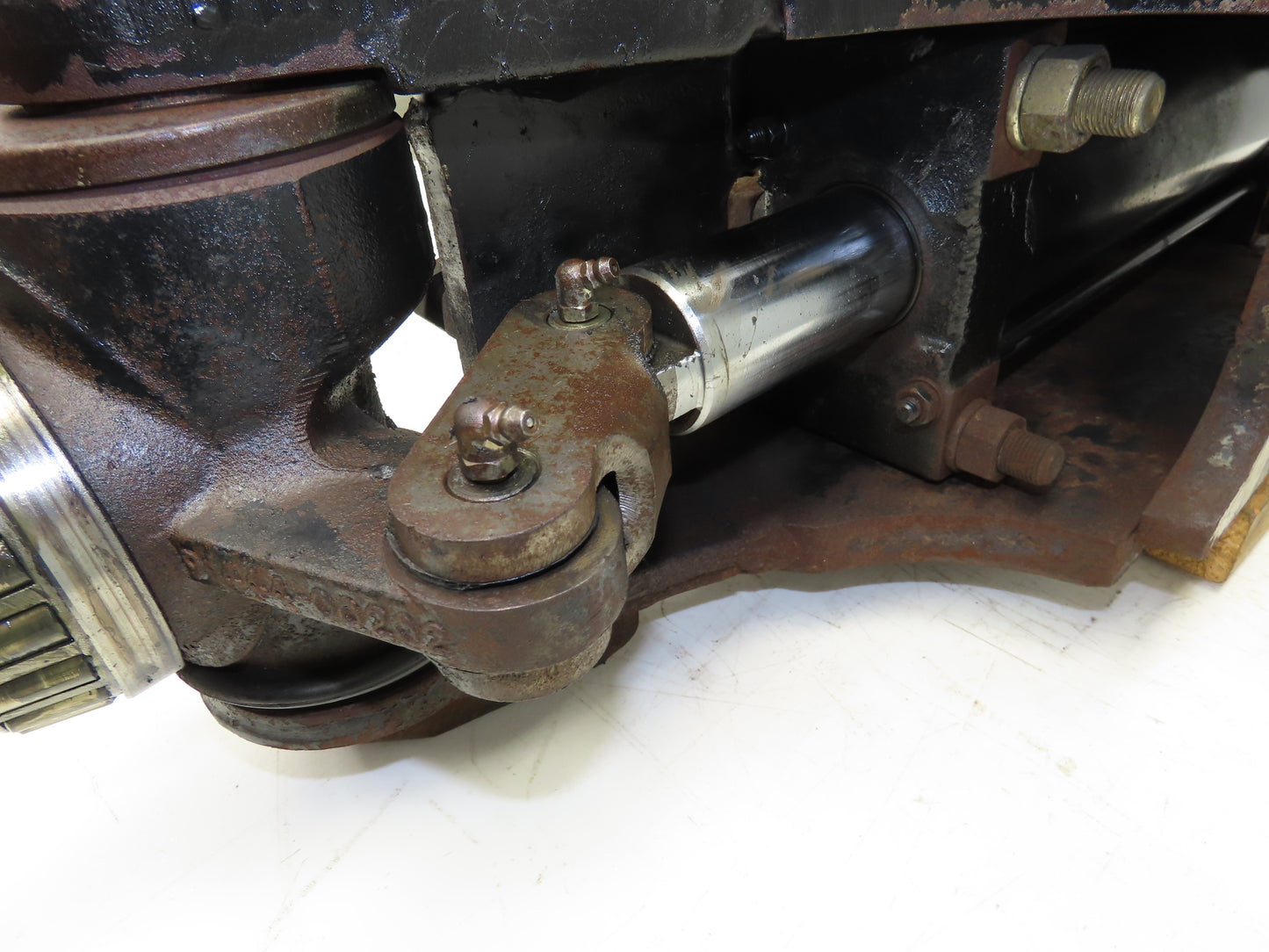 Caterpillar EC25KE Electric Forklift Rear Axle Dual Hydraulic Steering Assembly