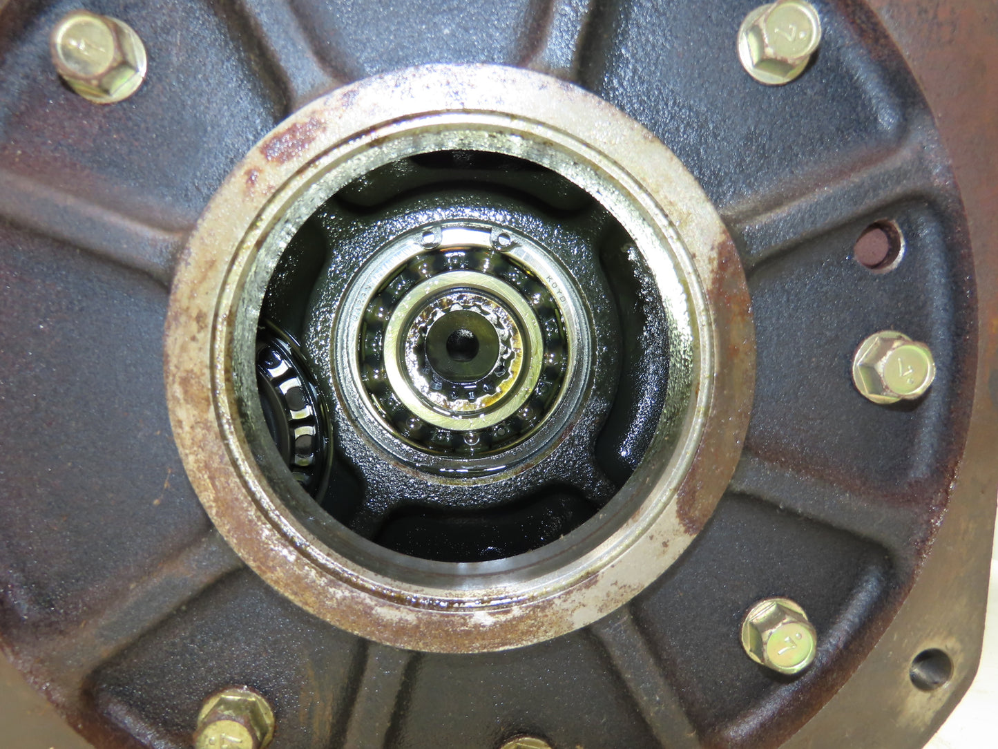 Caterpillar EC25KE Forklift Front Dual Wheel Drive Axle Assembly 6-Lug