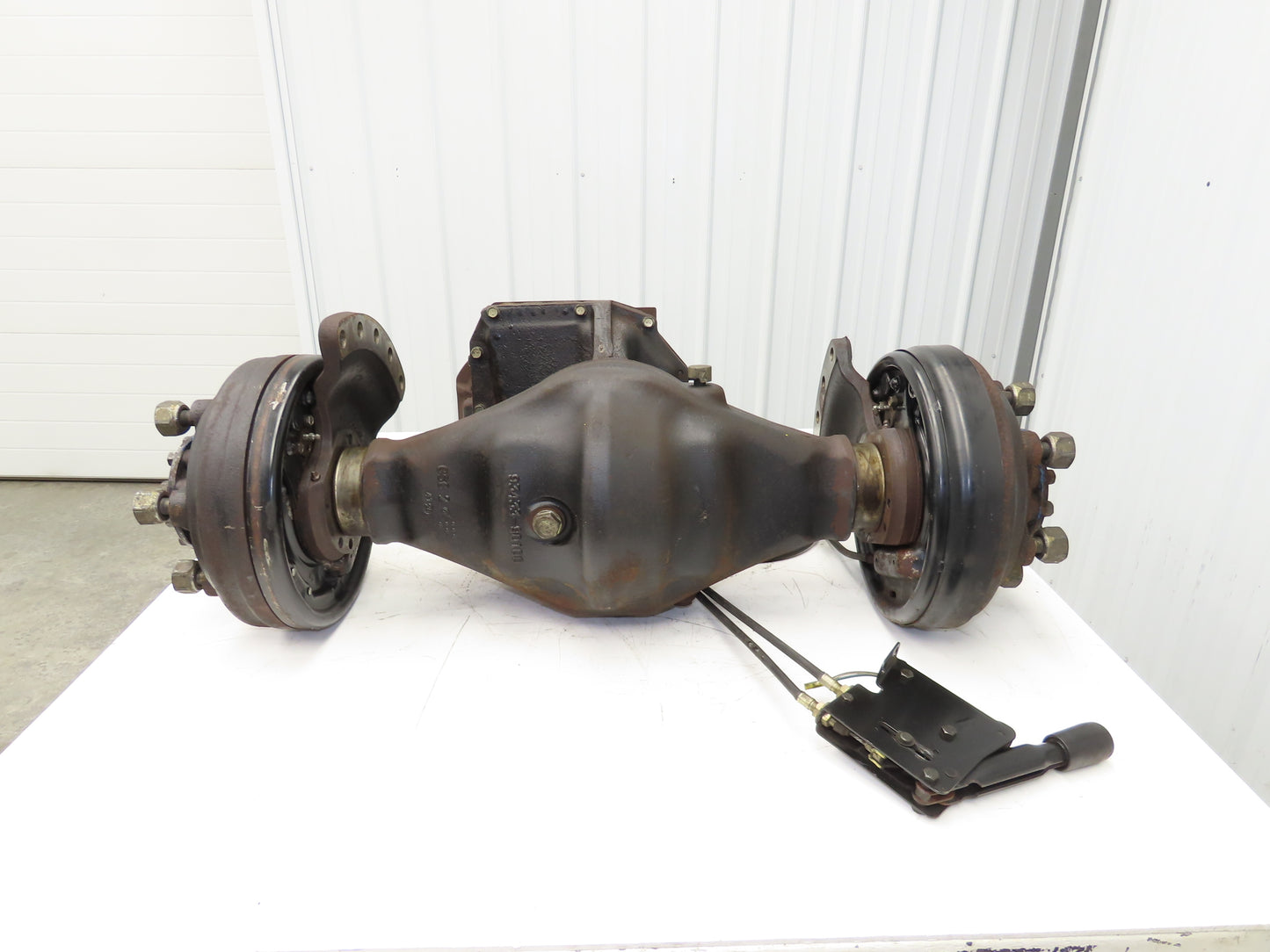 Caterpillar EC25KE Forklift Front Dual Wheel Drive Axle Assembly 6-Lug