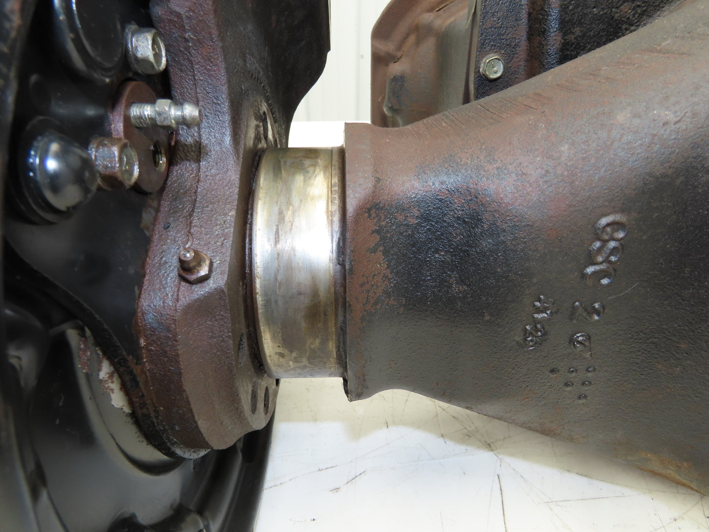 Caterpillar EC25KE Forklift Front Dual Wheel Drive Axle Assembly 6-Lug