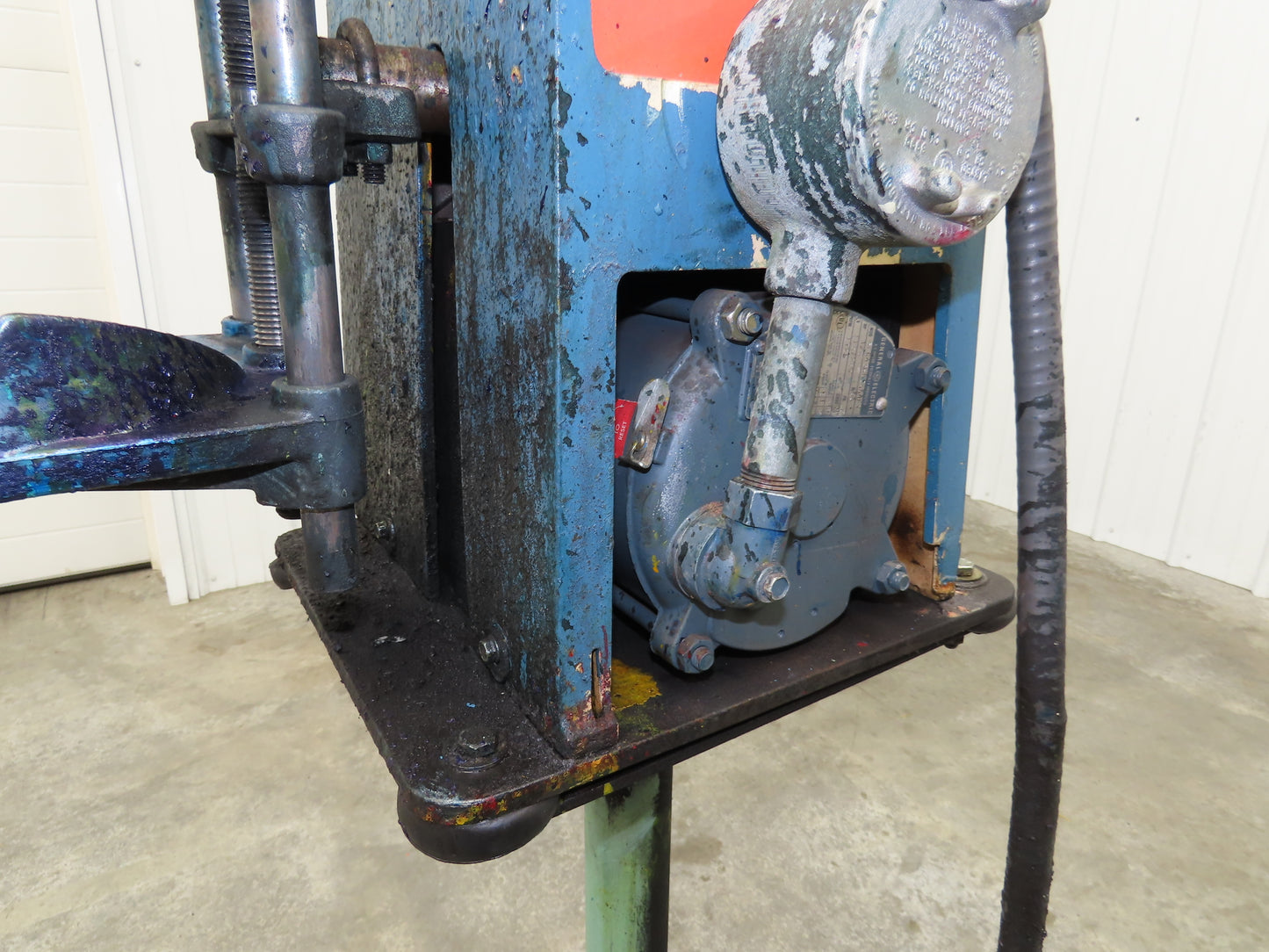 Red Devil Paint Shaker 1 Gallon 115V 1Ph Single Arm Explosion Proof