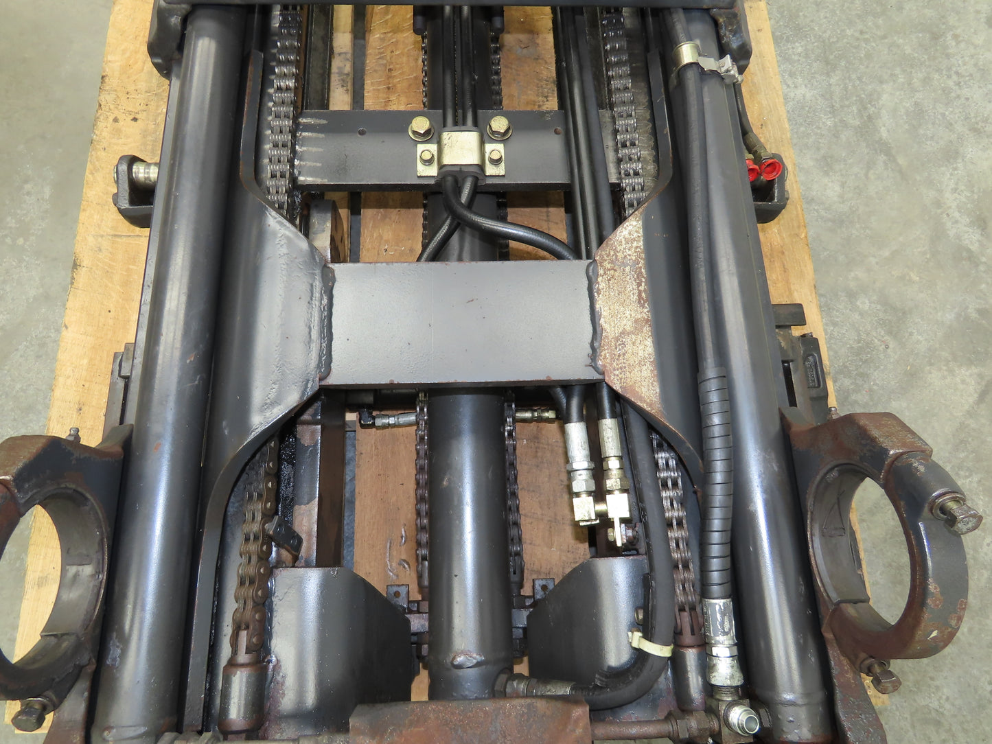 Caterpillar EC25KE Forklift Mast 188" 3-Stage Side Shift Tilt 3970lbs Class 3