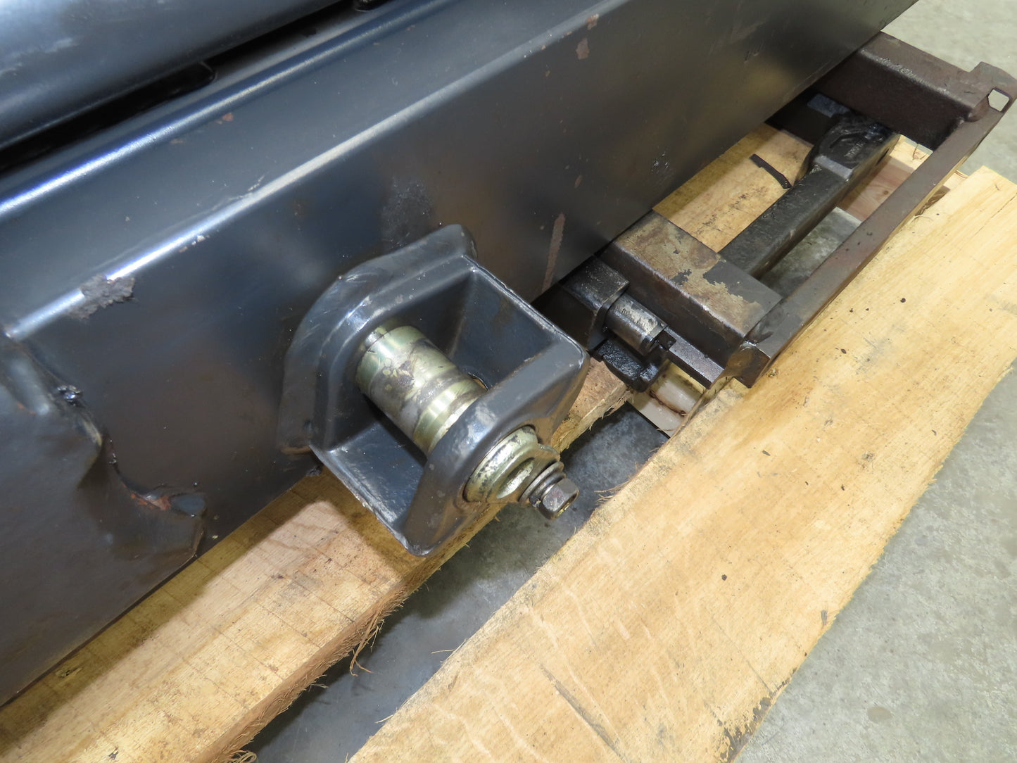 Caterpillar EC25KE Forklift Mast 188" 3-Stage Side Shift Tilt 3970lbs Class 3