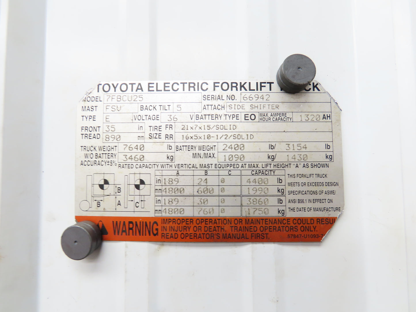 Toyota 7FBCU25 Electric Forklift Mast 3-Stage 189" Lift Sideshift Class II