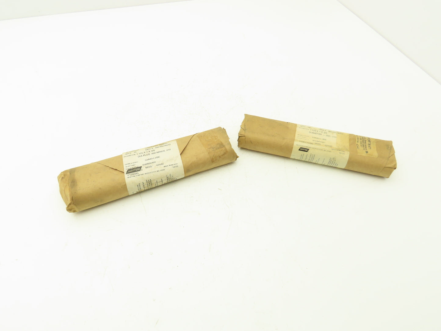 Norton GWBG260 Grinding Wheel 1.125" OD x 1"W x 3/8" ID  Alundum Lot of 32
