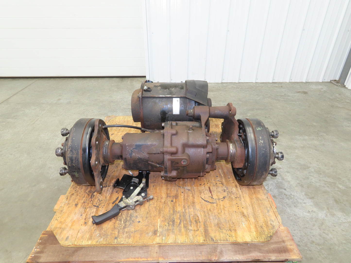 Toyota 14110-21441-71 Electric Forklift Motor Drive Front Axle 6 Lug Off 7FBCU25