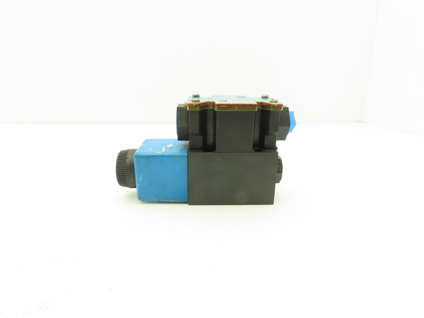 Vickers DG4V-3S-OBL-M-FTWL-B5-60 Hydraulic Directional Solenoid Valve 120V 60Hz