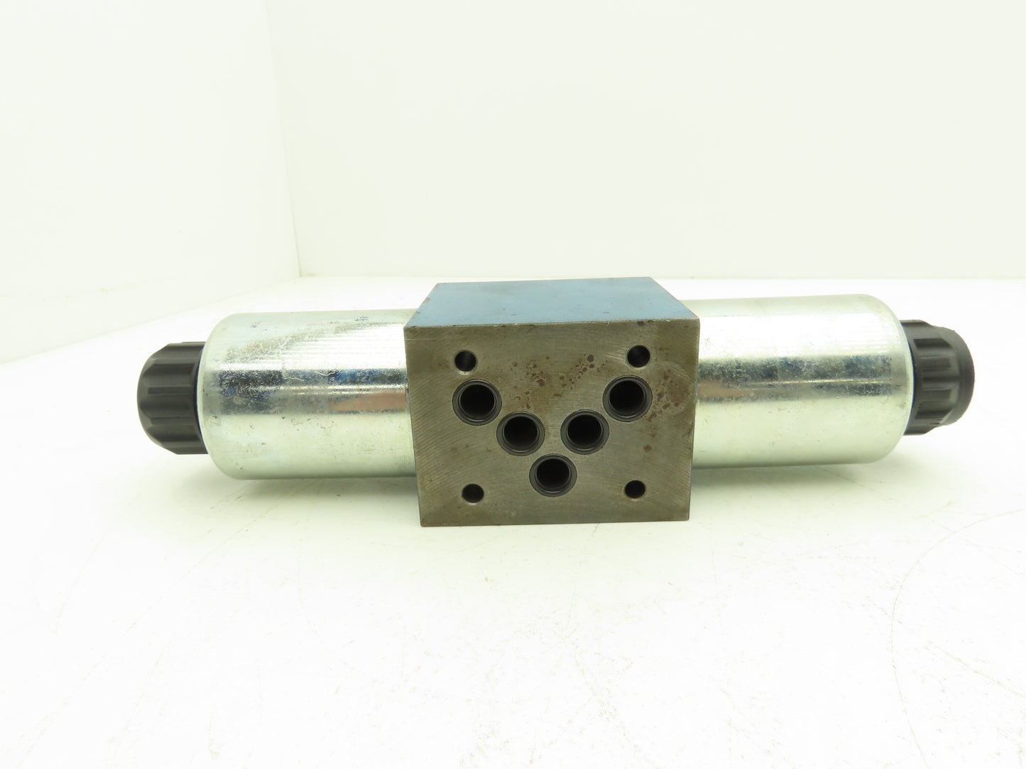 Rexroth 4WE10J31/CG24N 9Z45 Hydraulic Directional Dual Solenoid Valve 24VDC