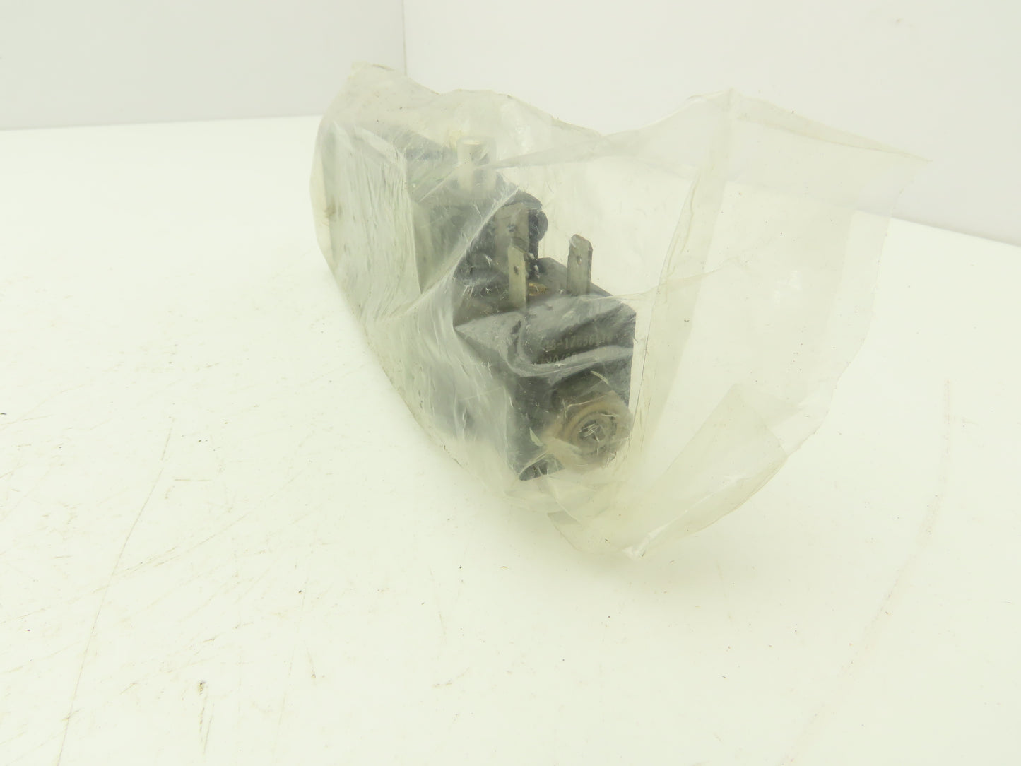 ISI Fluid Power 375-02-081-82 Pneumatic Directional Solenoid Air Valve 120V Coil