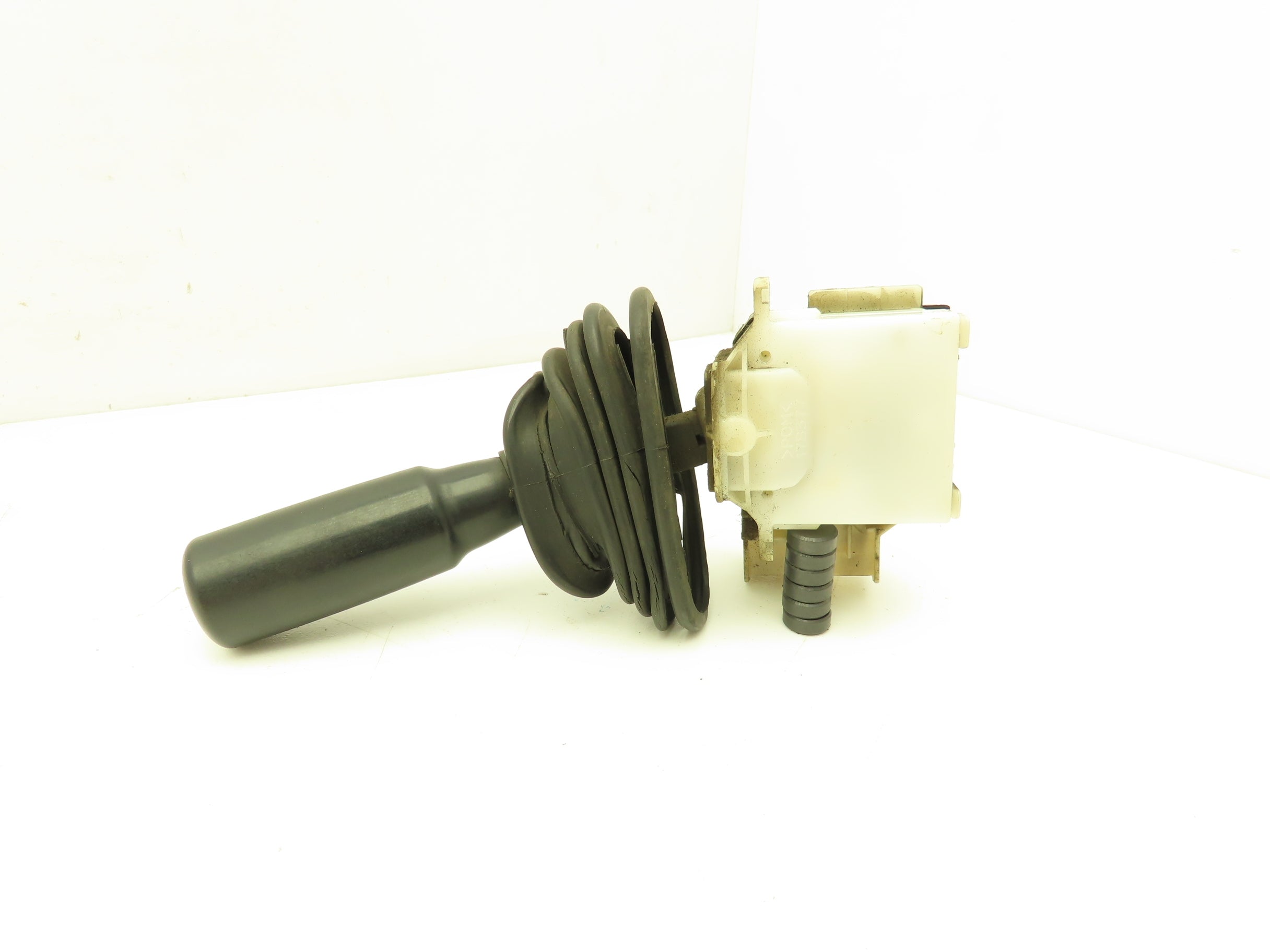 Toyota 57462-10921-71 Electric Forklift Directional Control Switch 7FB ...