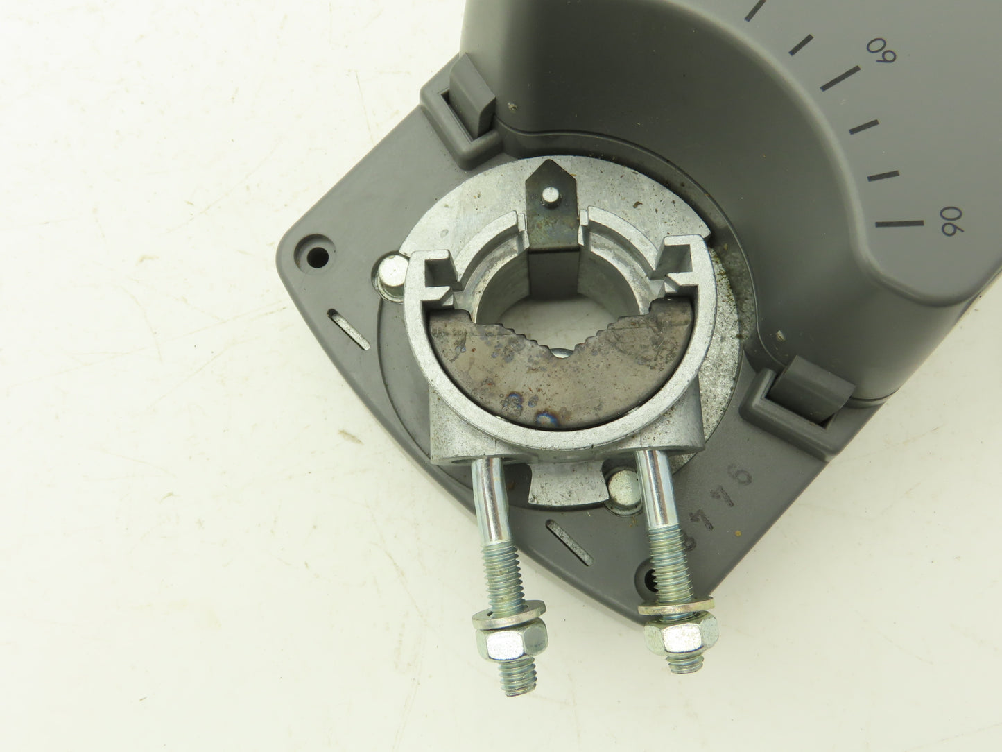 Johnson Controls M9116-GGA-2 Electric Actuator Controller  24VAC/VDC 140 In lbs