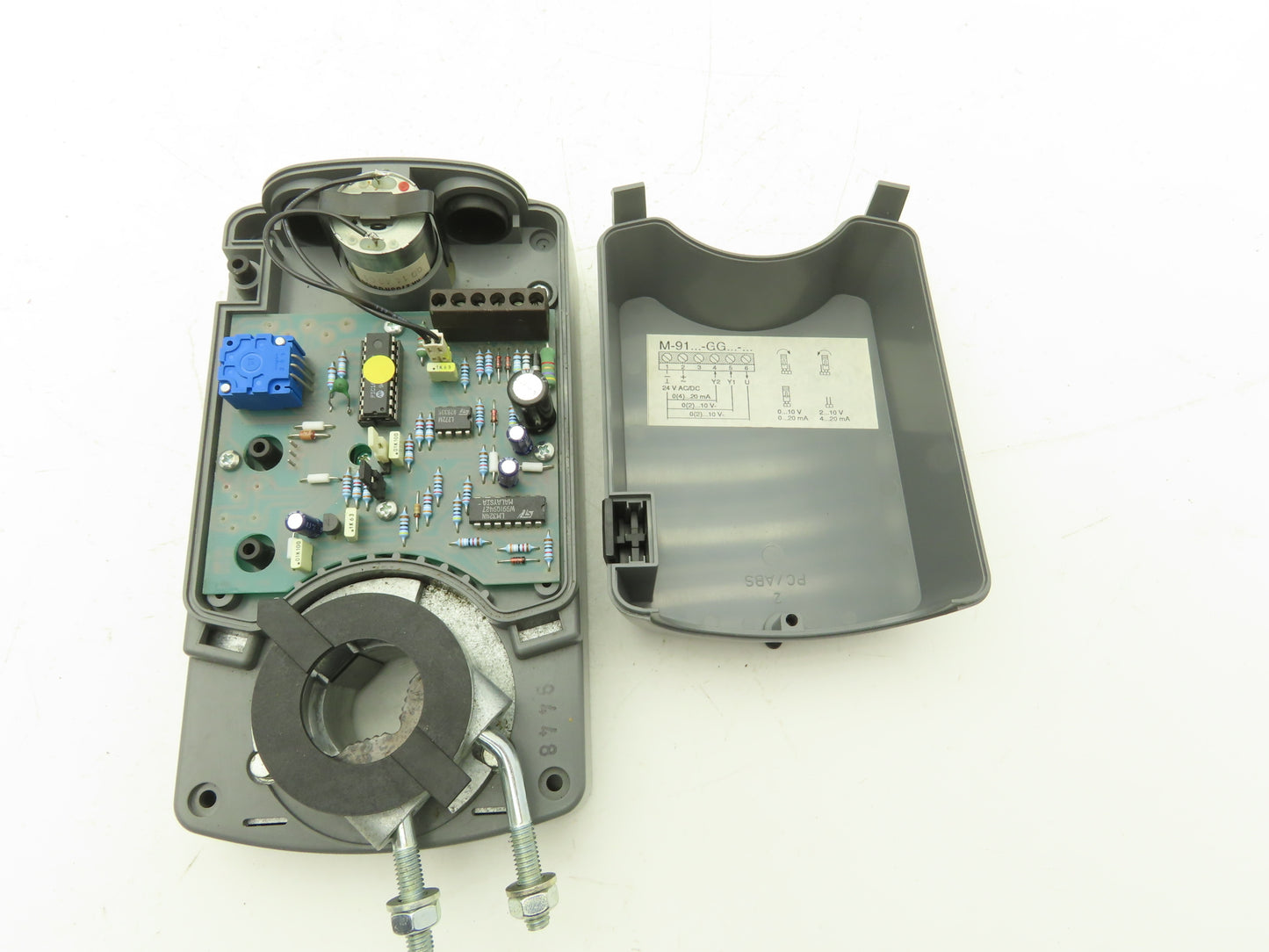 Johnson Controls M9116-GGA-2 Electric Actuator Controller  24VAC/VDC 140 In lbs