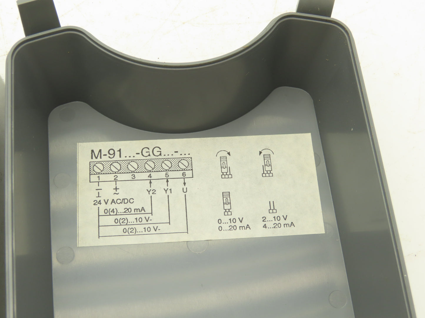 Johnson Controls M9116-GGA-2 Electric Actuator Controller  24VAC/VDC 140 In lbs