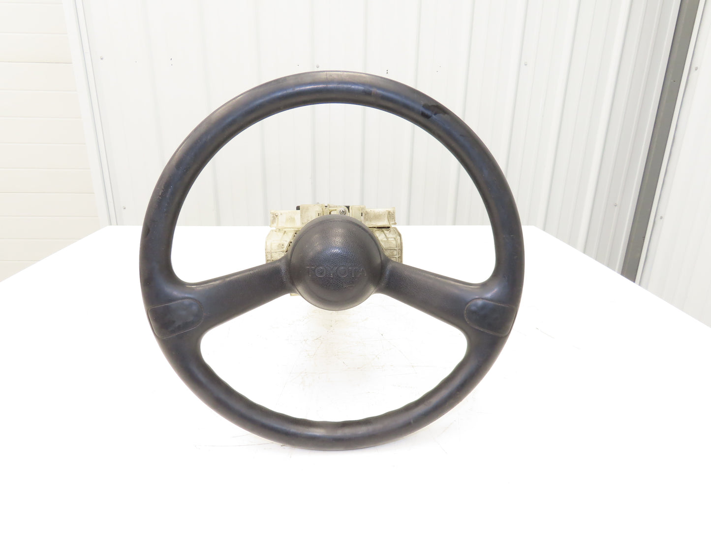 Toyota Electric Forklift Steering Wheel & Column Removed From 7FBCU25