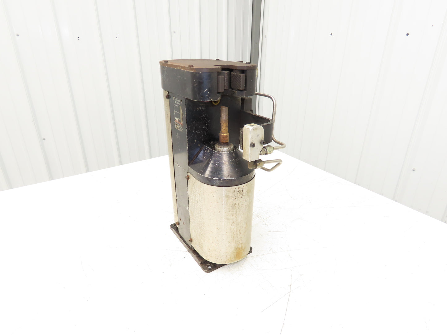 Tregaskiss Tough Gun Reamer Robotic Welding Nozzle Torch Cleaning Station 17"H