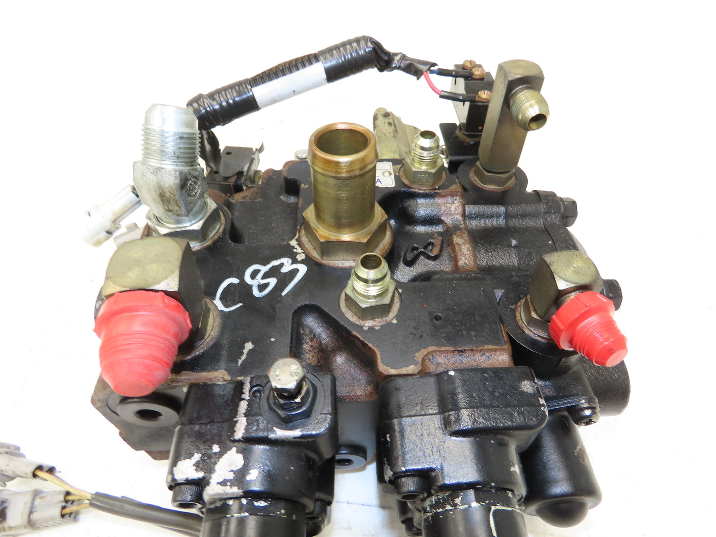 Toyota 67620-21440-71 Hydraulic 3-Spool Forklift Mast Control Valve From 7FBCU25