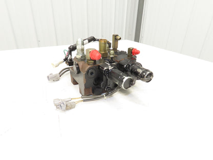 Toyota 67620-21440-71 Hydraulic 3-Spool Forklift Mast Control Valve From 7FBCU25