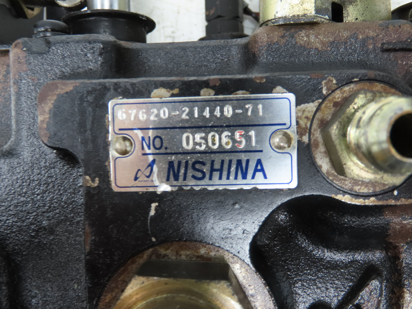 Toyota 67620-21440-71 Hydraulic 3-Spool Forklift Mast Control Valve From 7FBCU25