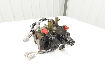 Toyota 67620-21440-71 Hydraulic 3-Spool Forklift Mast Control Valve From 7FBCU25