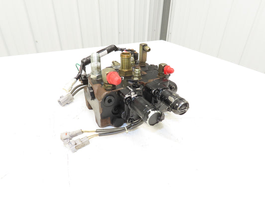 Toyota 67620-21440-71 Hydraulic 3-Spool Forklift Mast Control Valve From 7FBCU25
