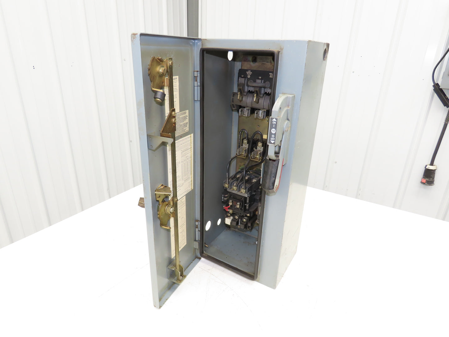 Allen-Bradley 512-BJB-6XP-24R Combination Starter Fusible 600V 3PH 10HP