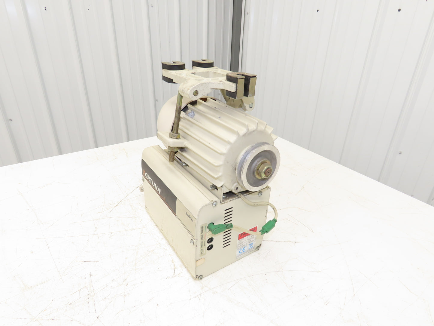 SunStar Fortuna S5AC55-2A-002 Industrial Sewing Machine AC Servo Motor 220V 1PH