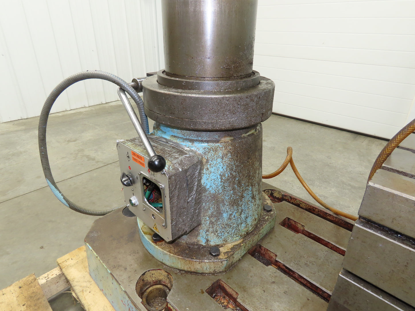 Enco 128-4010 Radial Arm Drill Press 32" x 10" 220V 2.2kw 3Ph 80-2000RPM