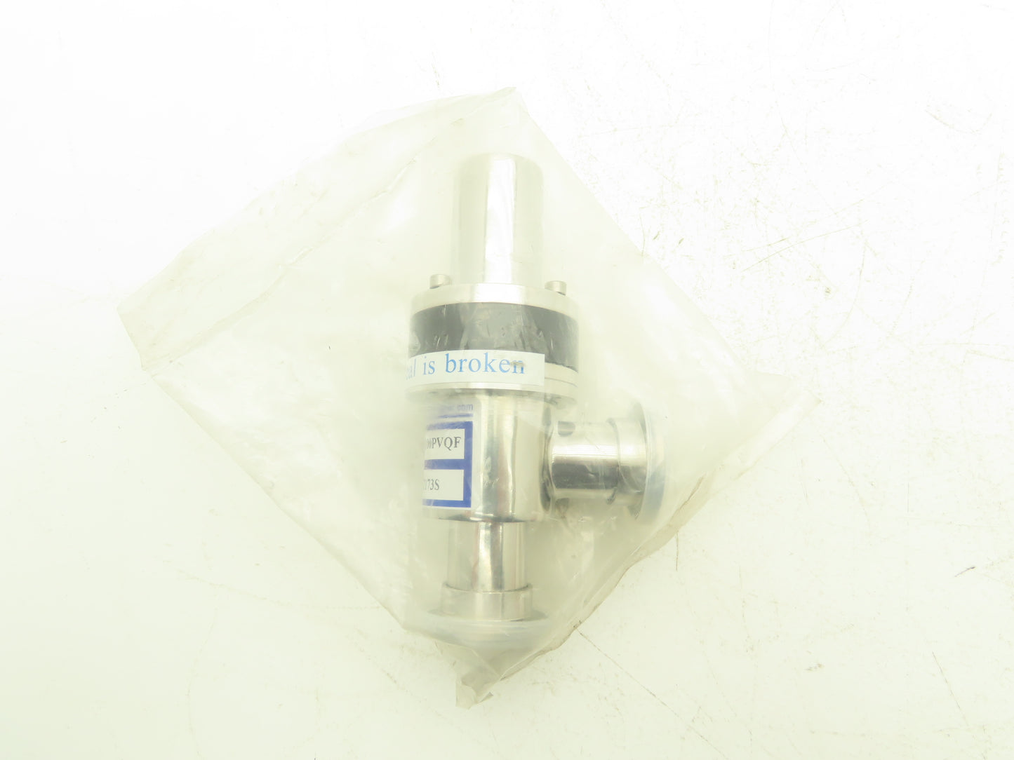 Kurt J Lesker SA0100PVQF Pneumatic Angle Valve Vacuum Isolation 1" Connection