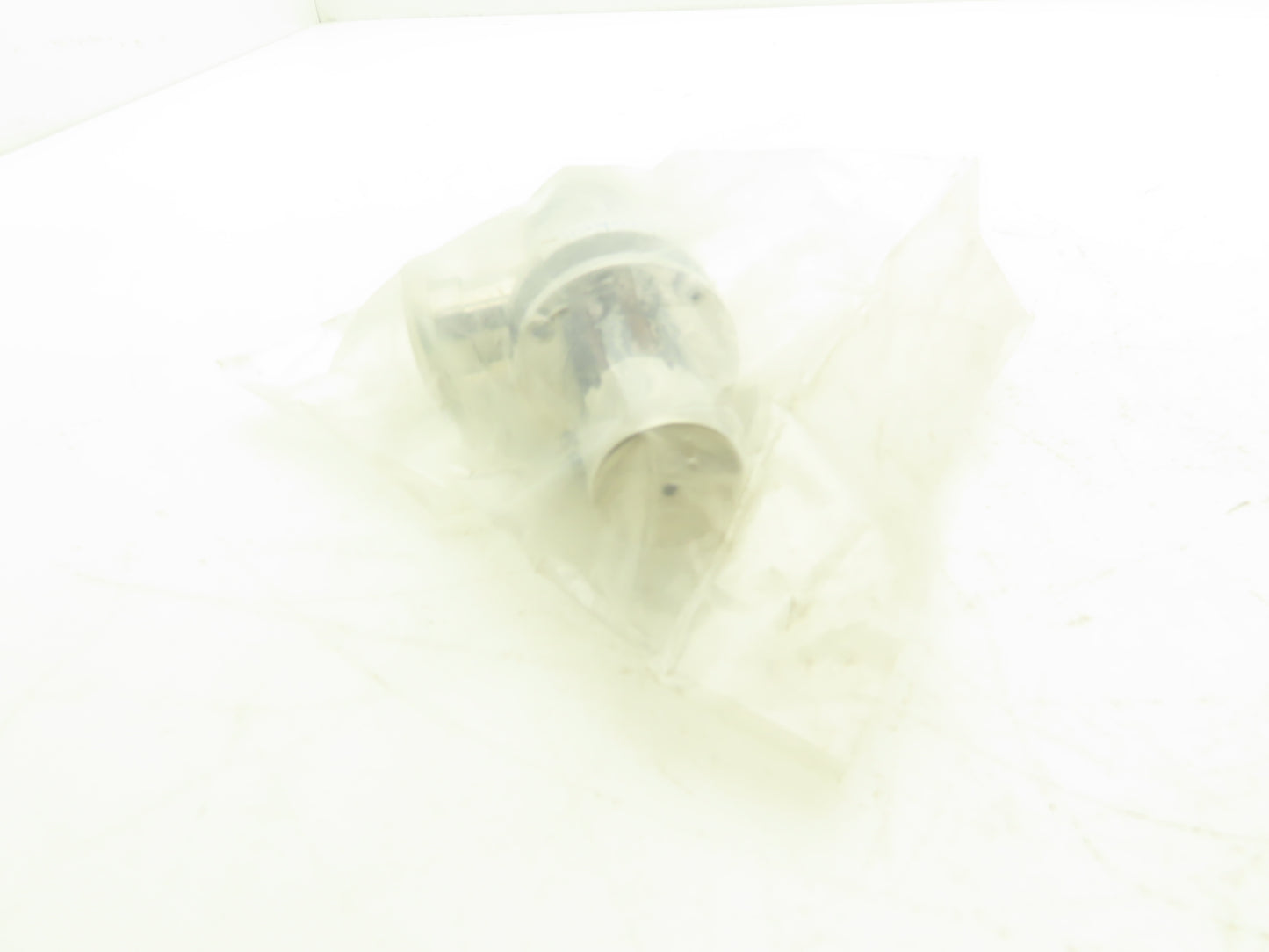 Kurt J Lesker SA0100PVQF Pneumatic Angle Valve Vacuum Isolation 1" Connection