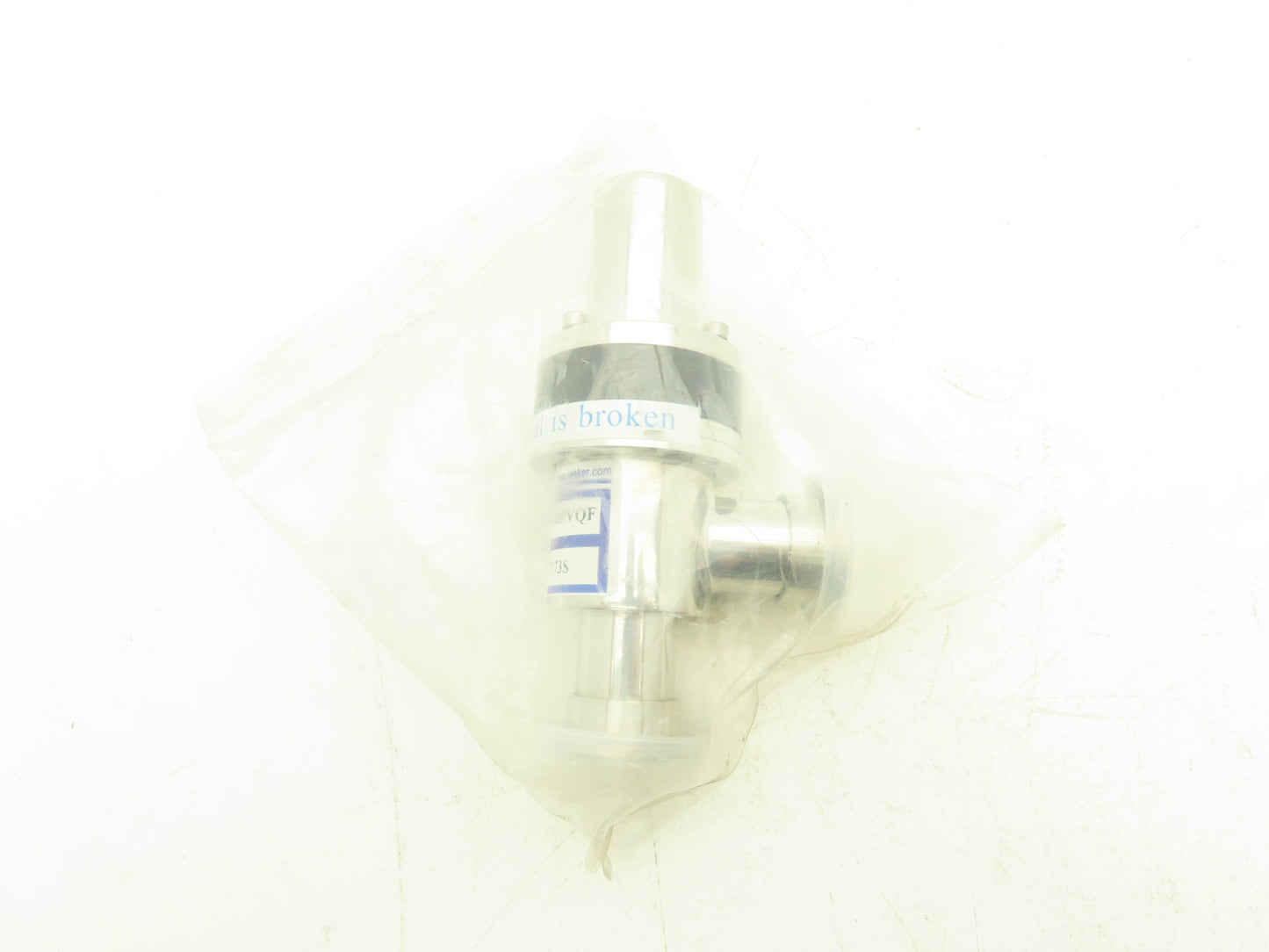 Kurt J Lesker SA0100PVQF Pneumatic Angle Valve Vacuum Isolation 1" Connection