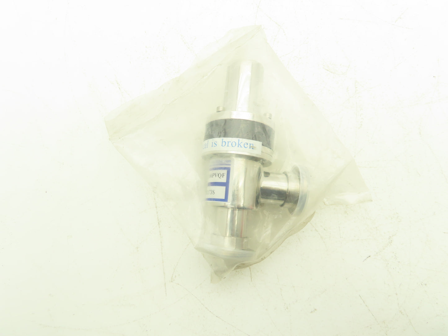 Kurt J Lesker SA0100PVQF Pneumatic Angle Valve Vacuum Isolation 1" Connection