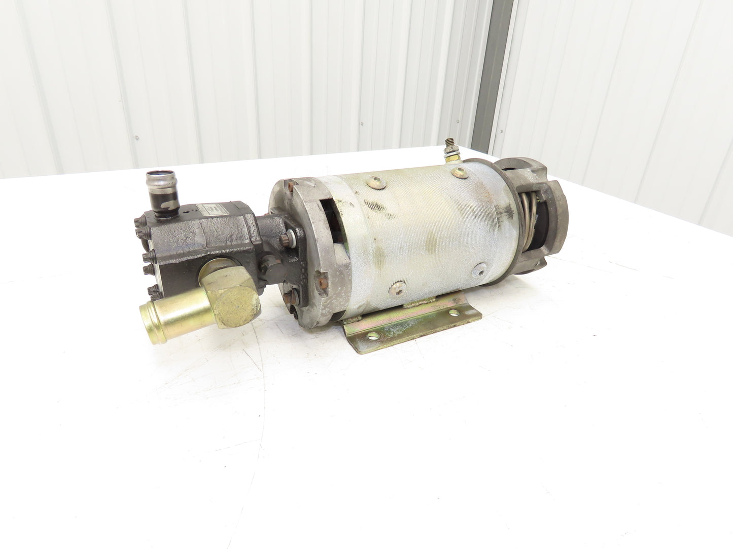Yale D-468253XWF07A Hydraulic Pump Motor Order Picker Forklift 0S030ECN24TE089